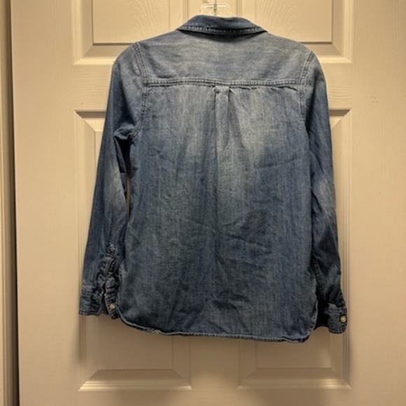 Old Navy Denim Shirt - Size M (EUC) - Picture 4 of 6